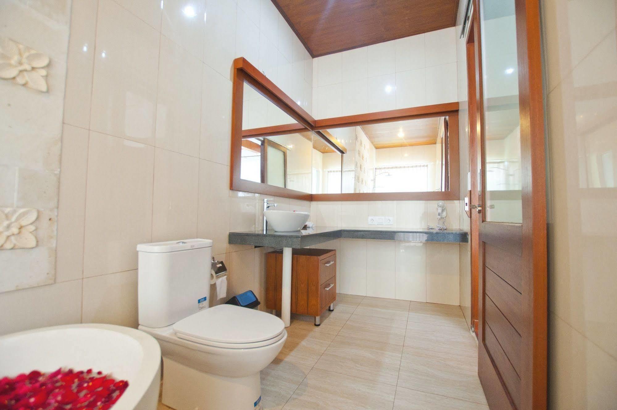Villa Bougainville Семиняк Екстериор снимка